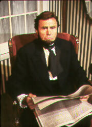 Bill Walsh as Lincoln